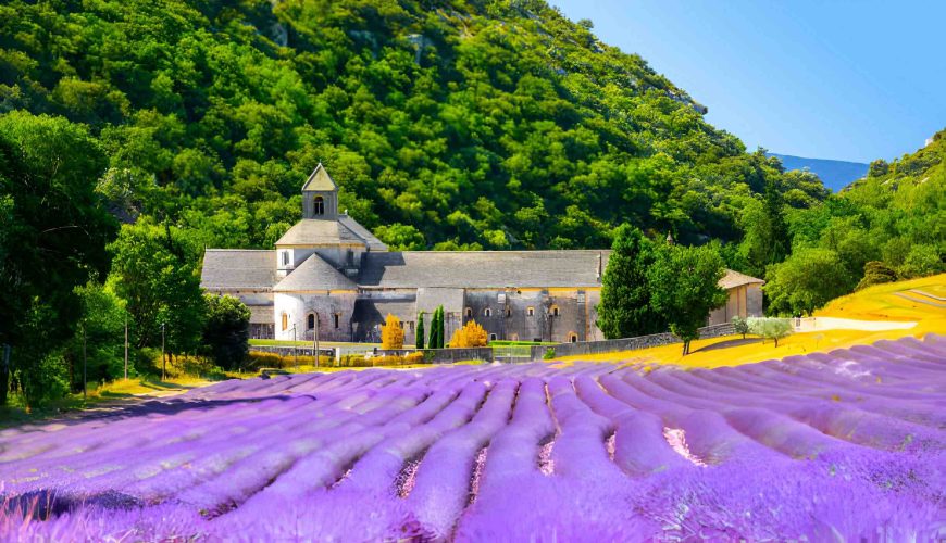 Explorez la Provence à pied : une escapade inoubliable à la découverte des trésors de la région